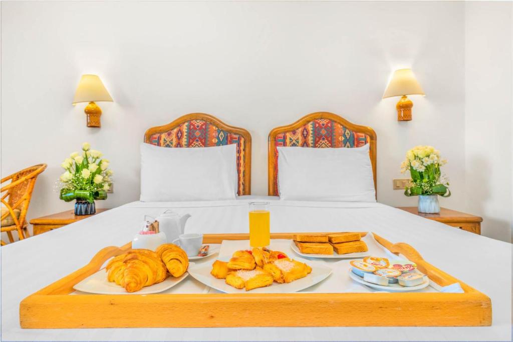 Domina Coral Bay Resort, Diving , Spa & Casino - 苏丹皇后或双子室 - 游泳池景观和全景海景