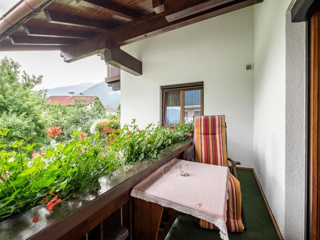 Zahrada ubytování Vintage Apartment in Fügen near Ski Area
