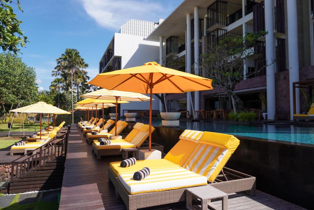 Bazén v ubytování Grand Seminyak Lifestyle Boutique Bali Resort nebo v jeho okolí