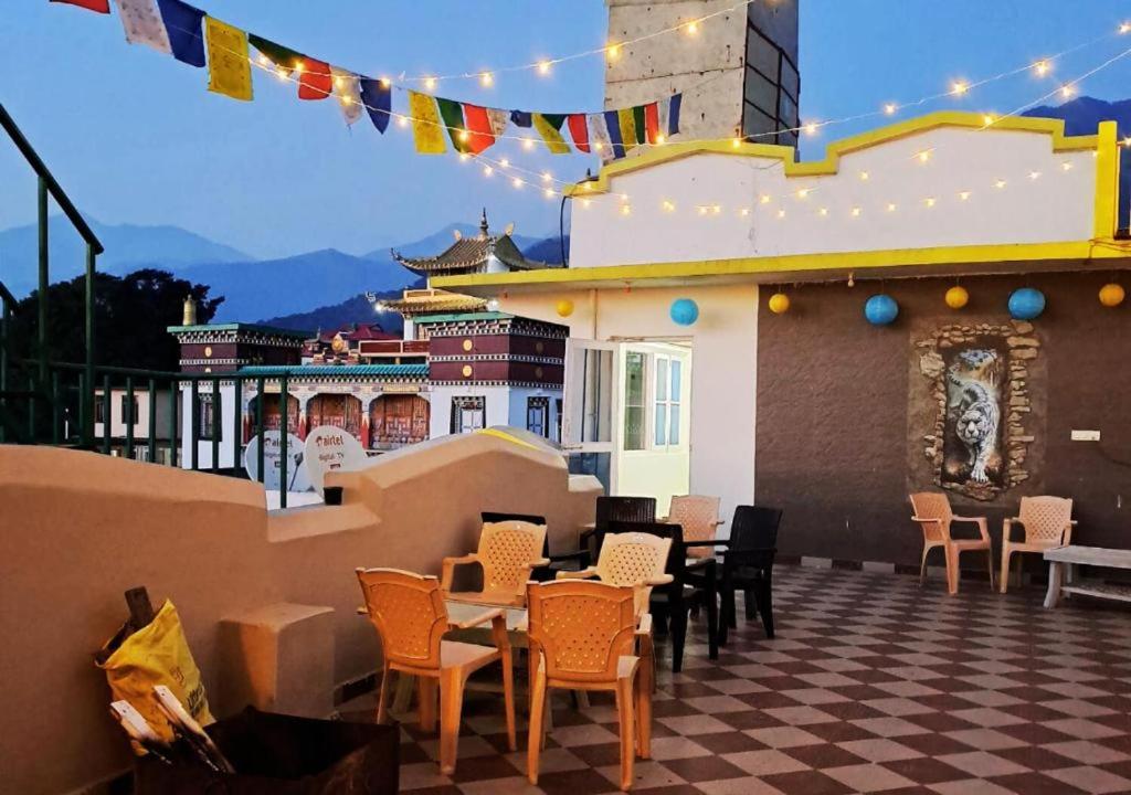 Nespecifikovaný výhled na hory nebo výhled na hory při pohledu z hotelu