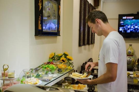 Jídlo v hotelu nebo okolí