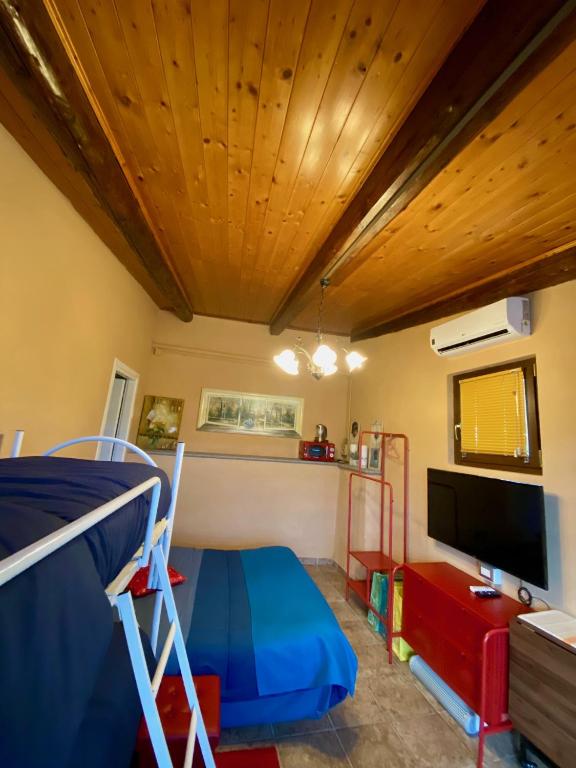 A television and/or entertainment centre at Residence delle Rose