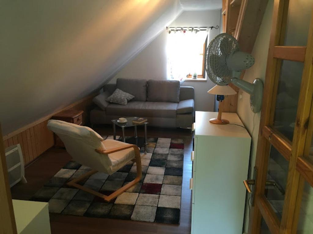 Posezení v ubytování Rinteln-Loft mit E-Auto-Ladestation