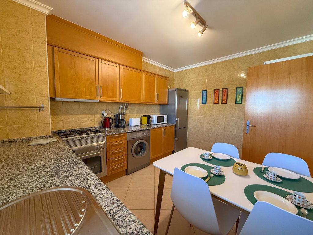 Portugal Rentals Vila da Praia Apartments - Appartement Met Uitzicht Op Het Zwembad