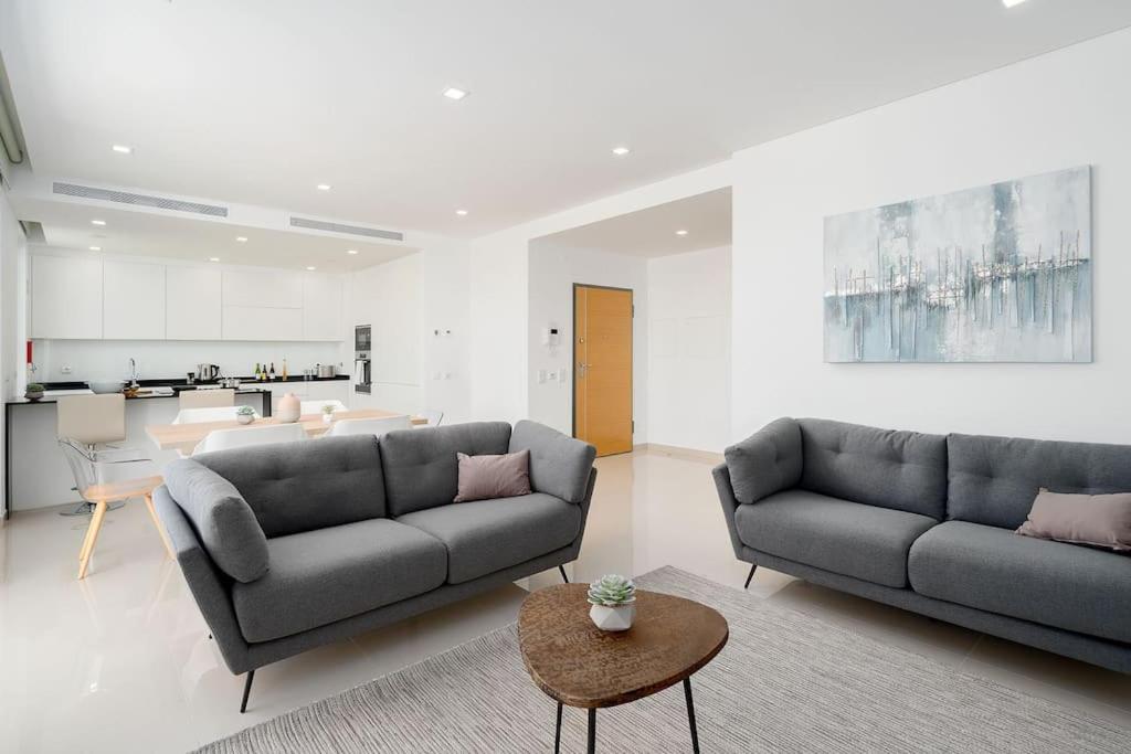 Et opholdsområde på Top Floor Luxury Lagos Apartment