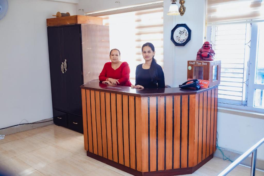 Členové personálu v ubytování Hotel Sabari
