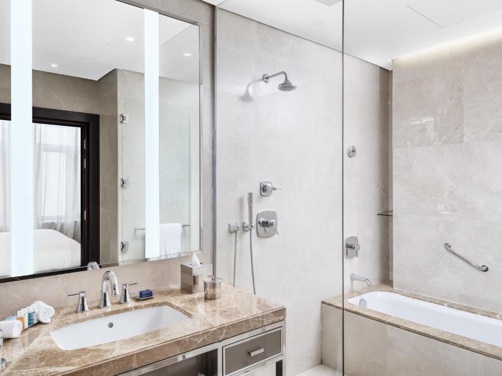 The Hotel Galleria Jeddah, Curio Collection by Hilton - Suite Deluxe De Un Dormitorio Con Cama King