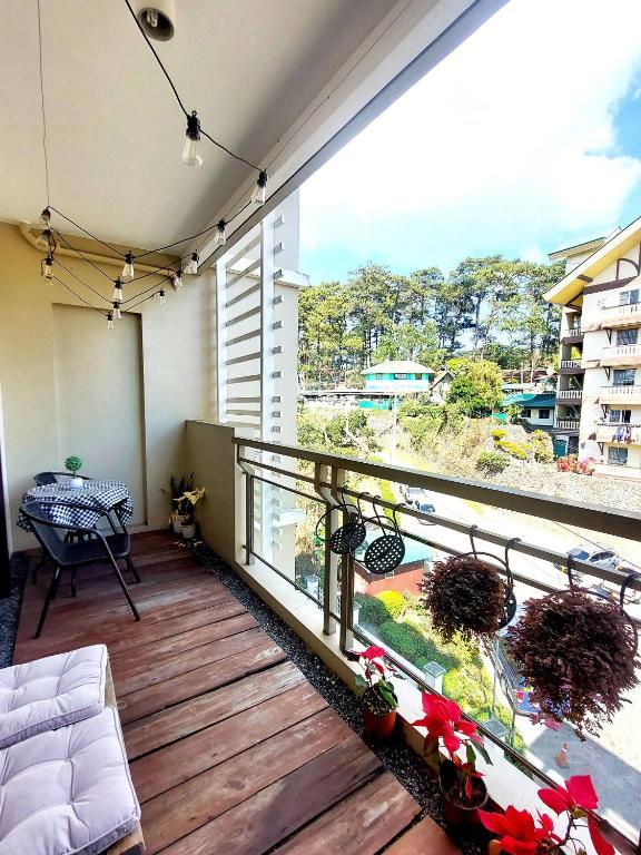 Serene Premier Cozy Condo with Balcony, 2BR Parking Outlook Drive Baguio
