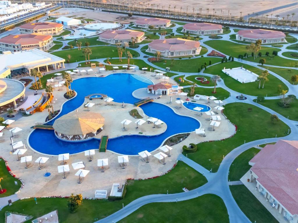 Curated visual reference: Picture Idea: Pickalbatros Golf Luxury Suites All Inclusive Sharm El Sheikh