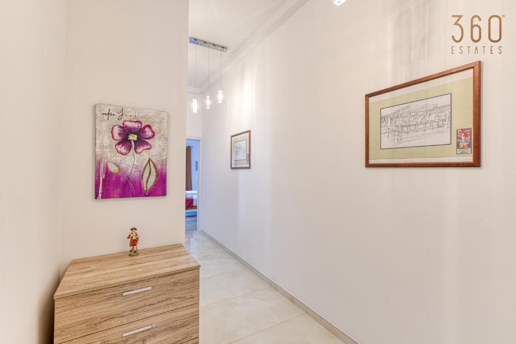 Fotografie z fotogalerie ubytování Stylish 3BR home with large terrace in Mosta by 360 Estates v destinaci Mosta