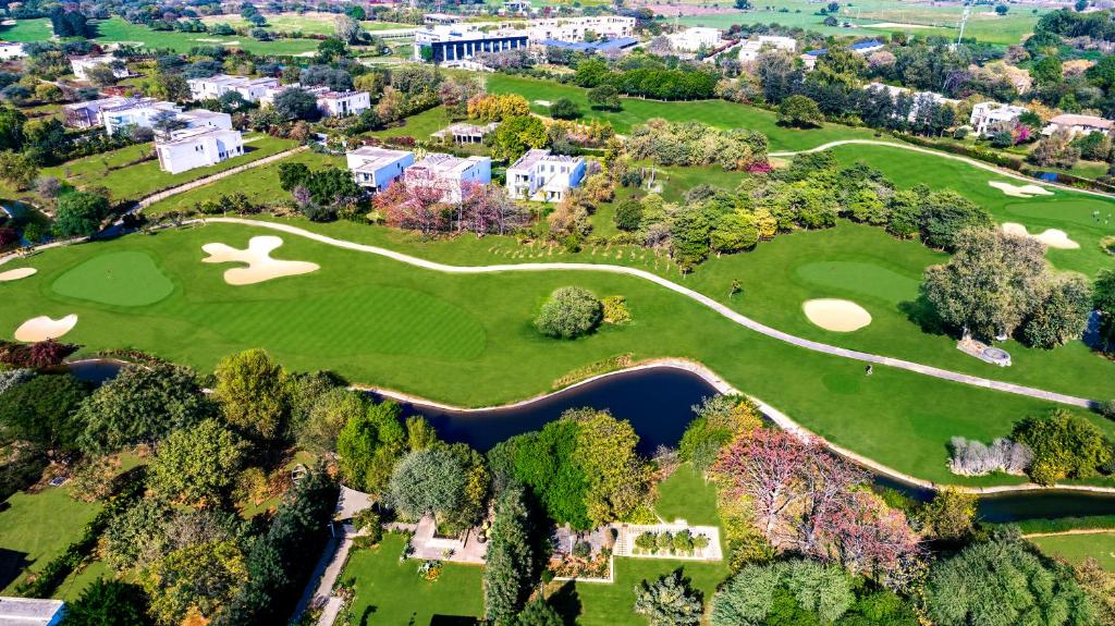 Golf v rezortu nebo okolí