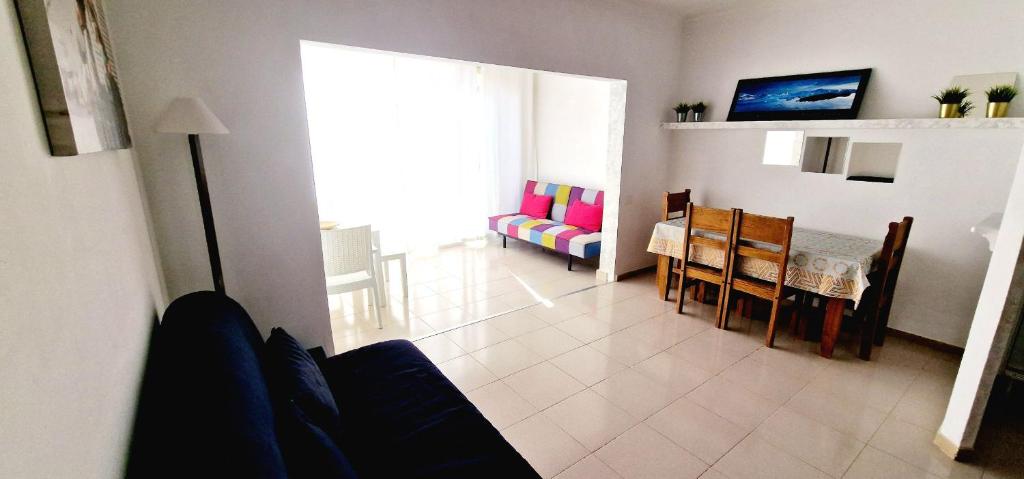 TV a/nebo společenská místnost v ubytování Golf park , 1 bedroom pool view
