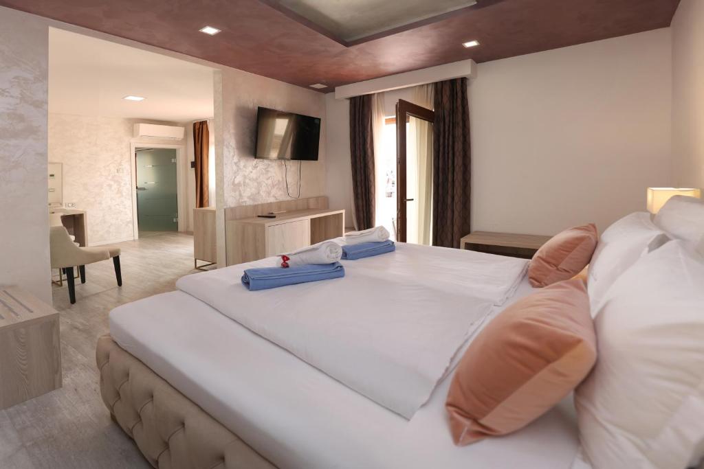Villa Pasis - Double Room With Terrace - Ground Floor