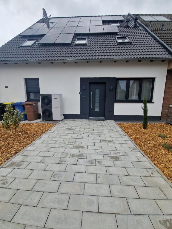 New & Modern Apartment near Düsseldorf - Twee Slaapkamers Appartement