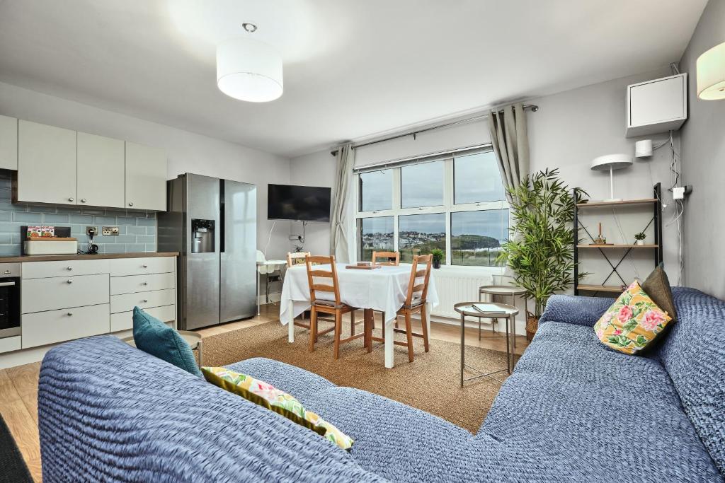 6 Dunluce Park - Portrush by the Sea - Housity