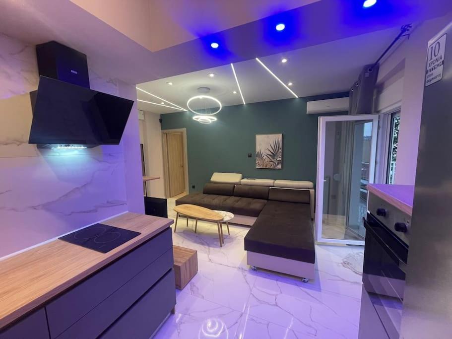 Lydia Luxury Apartment by the Sea