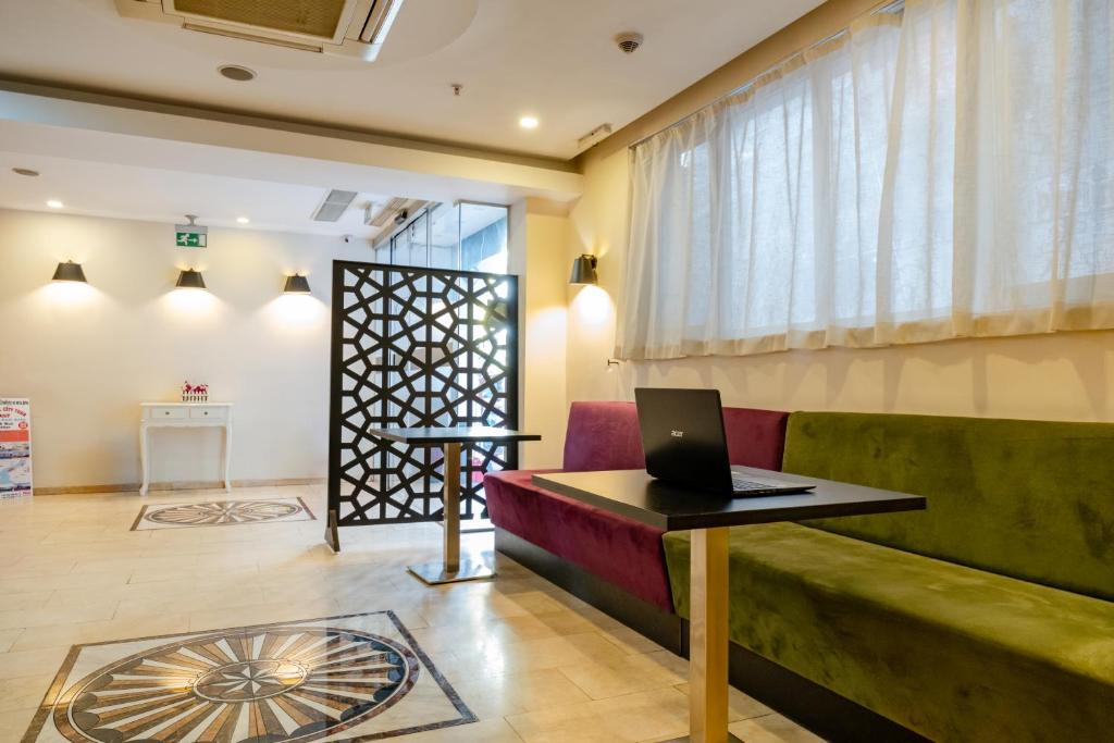 Posezení v ubytování Beyoglu MLS Hotel
