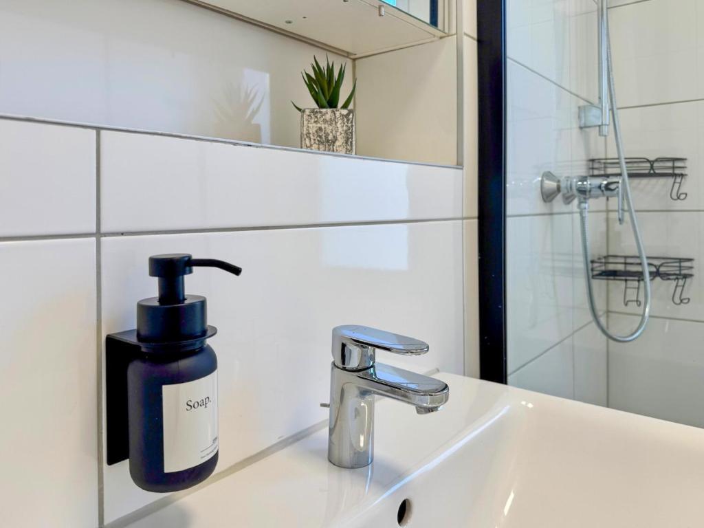 HARIKOA Apartment - close to City Center - FREE PARKING - Netflix - fast WiFi - Resim 19