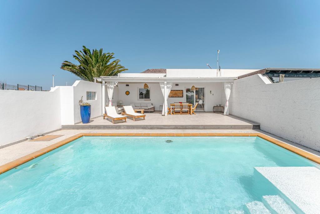 Casa Pon. Heated pool cozy villa