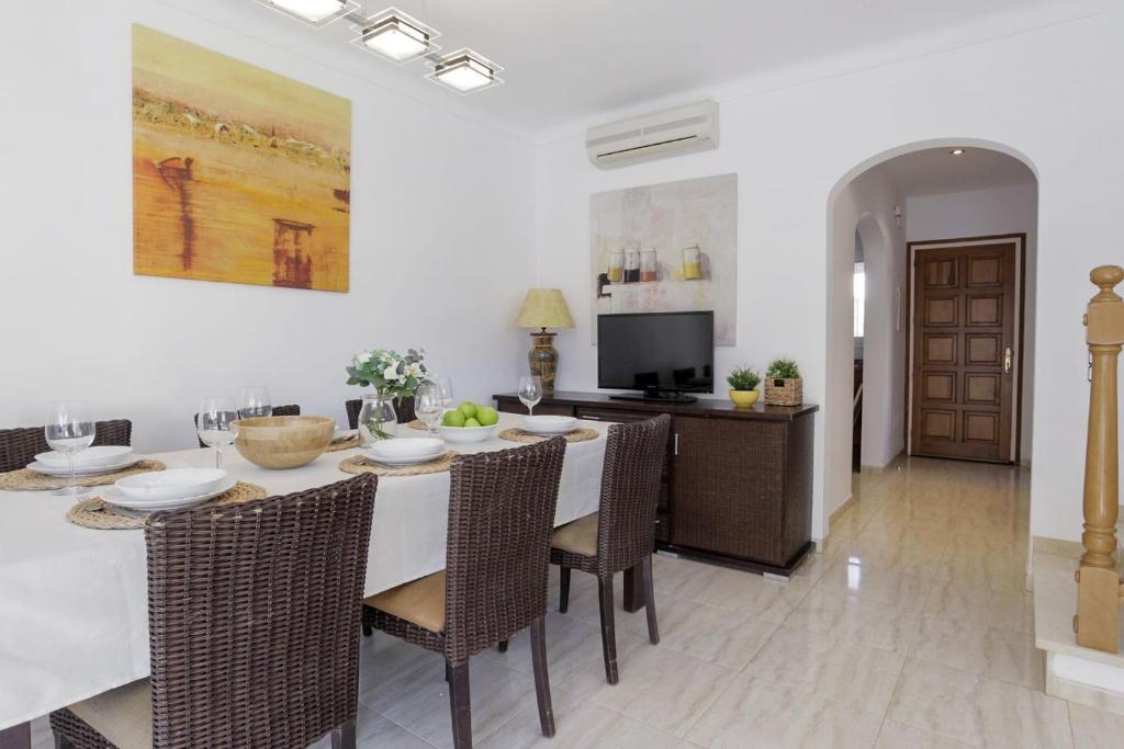 TV a/nebo společenská místnost v ubytování Casa Sunset