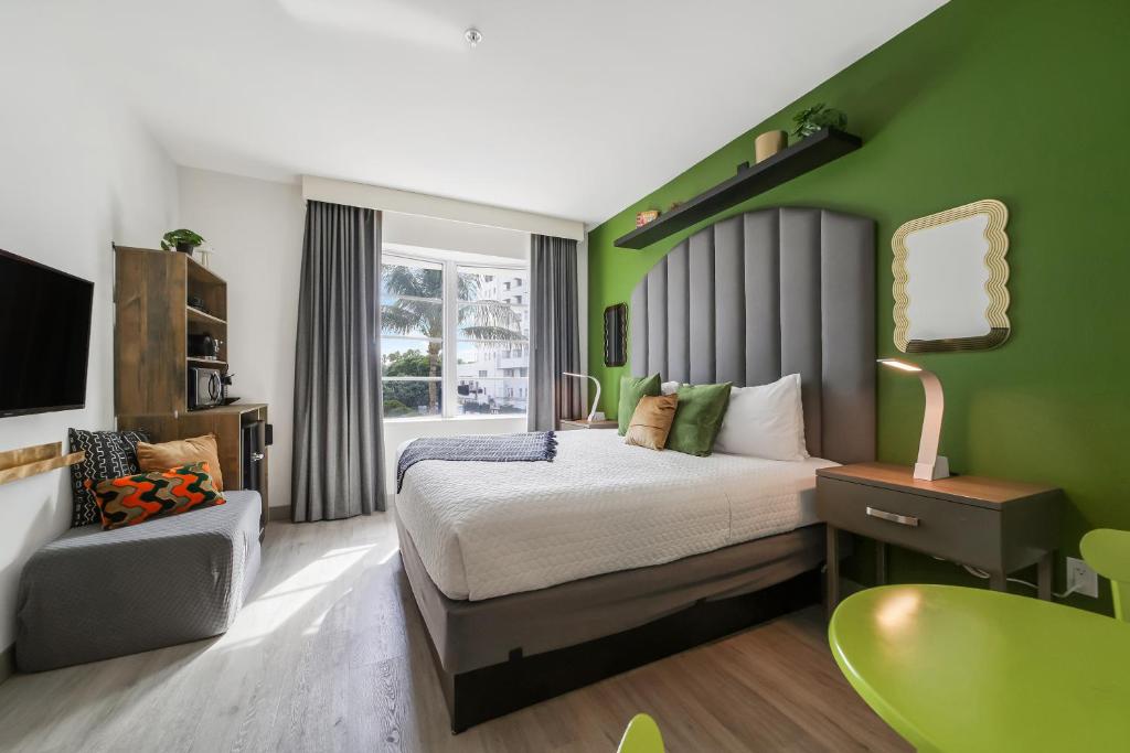 Claremont Hotel photo