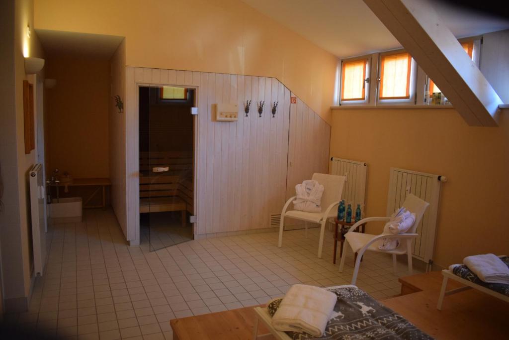 Posezení v ubytování Akzent Hotel Goldner Hirsch