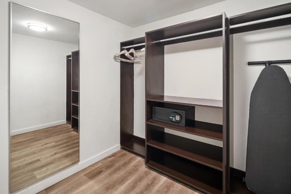 Ein Bett oder Betten in einem Zimmer der Unterkunft The Grayson Hotel Miami Downtown