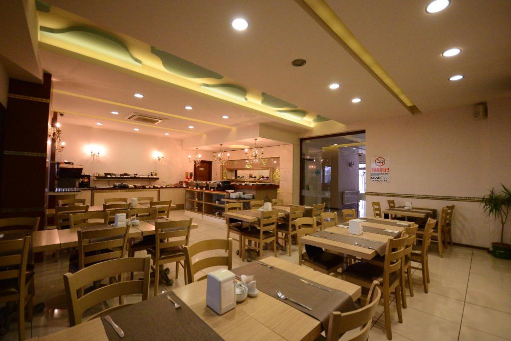 Restaurace v ubytování Grand Anzac Hotel