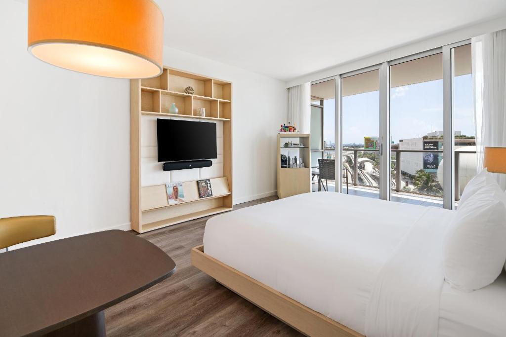 The Grayson Hotel Miami Downtown - Bay View ADA King With Balcony