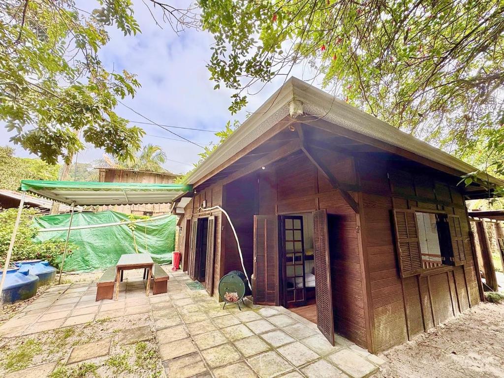 Κήπος έξω από το Casa de 2 quartos e 1 mezanino na ilha do Mel próximo ao mar