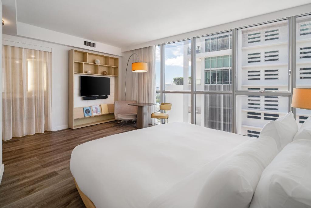 The Grayson Hotel Miami Downtown - Corner Partial Bay View King