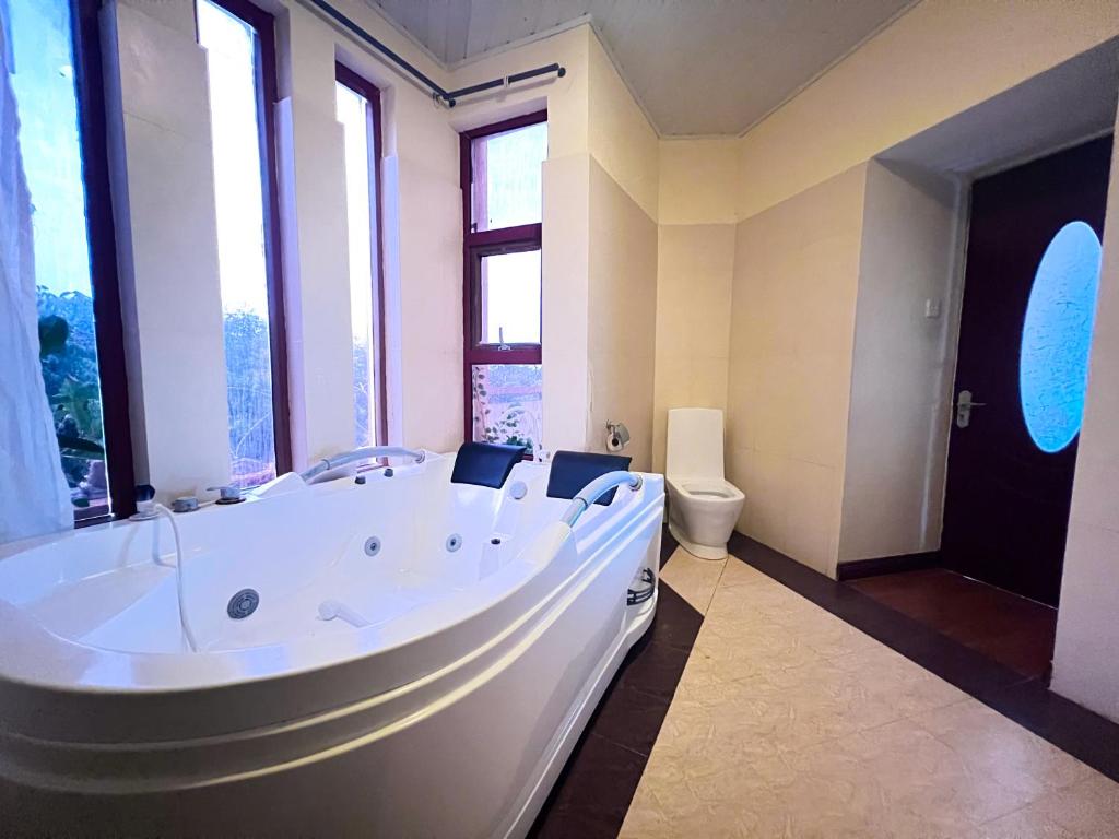Shanzu Palm Beachfront Suites - Three-Bedroom Apartment