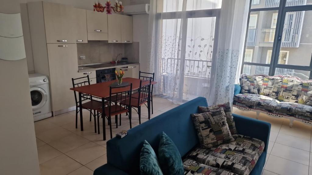 Cucina o angolo cottura di PACEVILLE St Julians Apartments