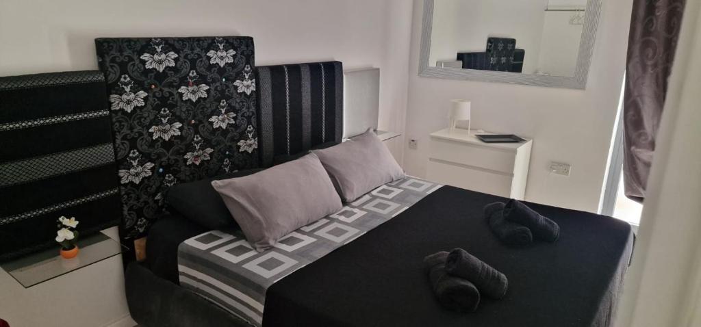 Letto o letti in una camera di PACEVILLE St Julians Apartments