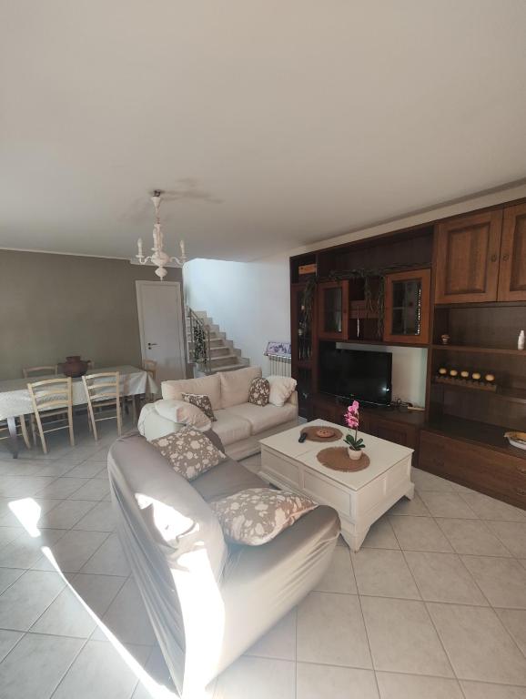 Kuchyň nebo kuchyňský kout v ubytování Casa Carini - Villa Vacanze sul Mare con piscina idromassaggio