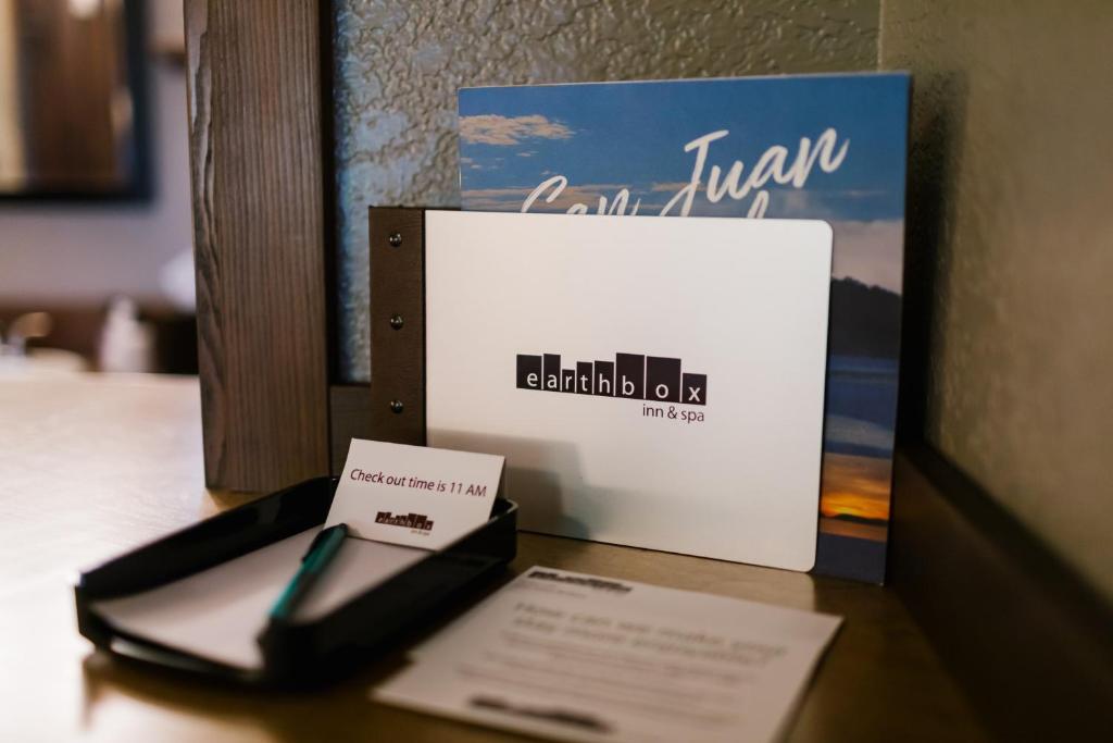 Certifikát, hodnocení, plakát nebo jiný dokument vystavený v ubytování Earthbox Inn & Spa