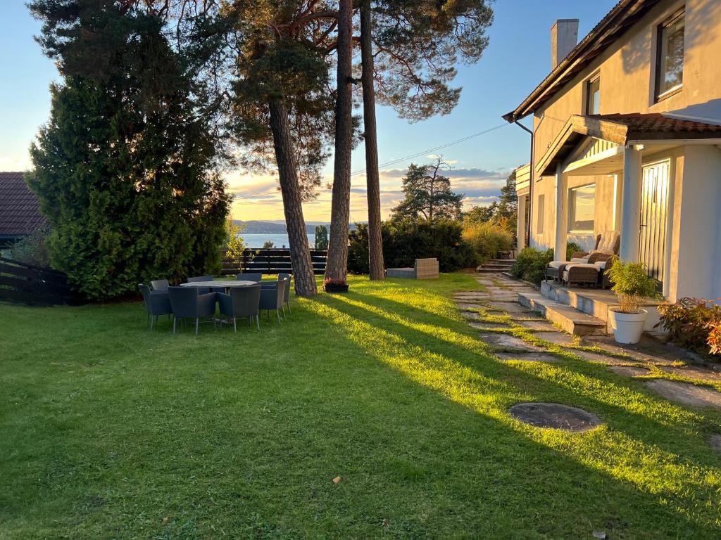 Large villa with garden and beautiful sea view, Oslo (updated prices 2026)