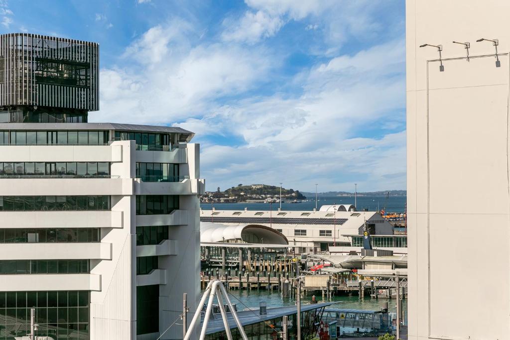 Penthouse Crown - Resim 16