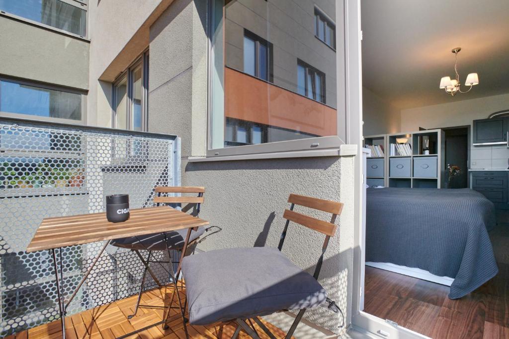 Balkón nebo terasa v ubytování High-Sky O2 arena Apartment with garage parking and AC