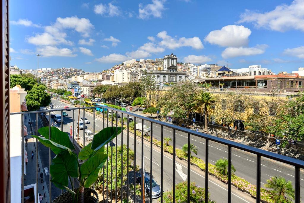 Výhľad na mesto Las Palmas de Gran Canaria alebo výhľad na mesto priamo z apartmánového hotela