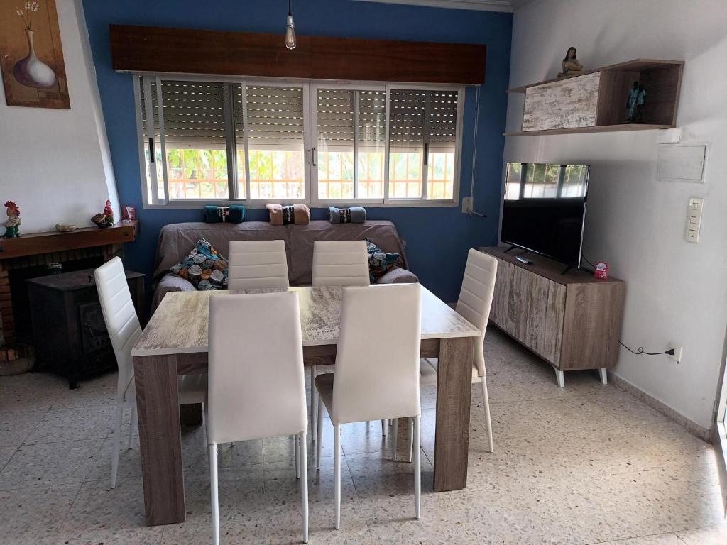 Kuchyňa alebo kuchynka v ubytovaní Villa in Callosa with Private Pool & Views