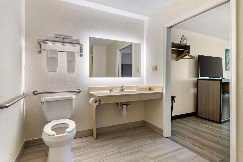 Best Western of Alexandria Inn & Suites & Conference Center - Queen Kamer Met Inrijdbare Douche - ADA