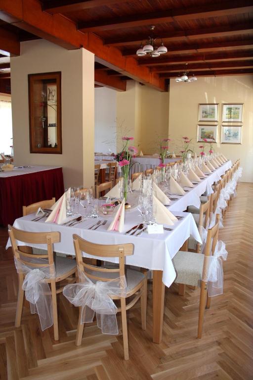 Restaurace v ubytování Hotel Rudka