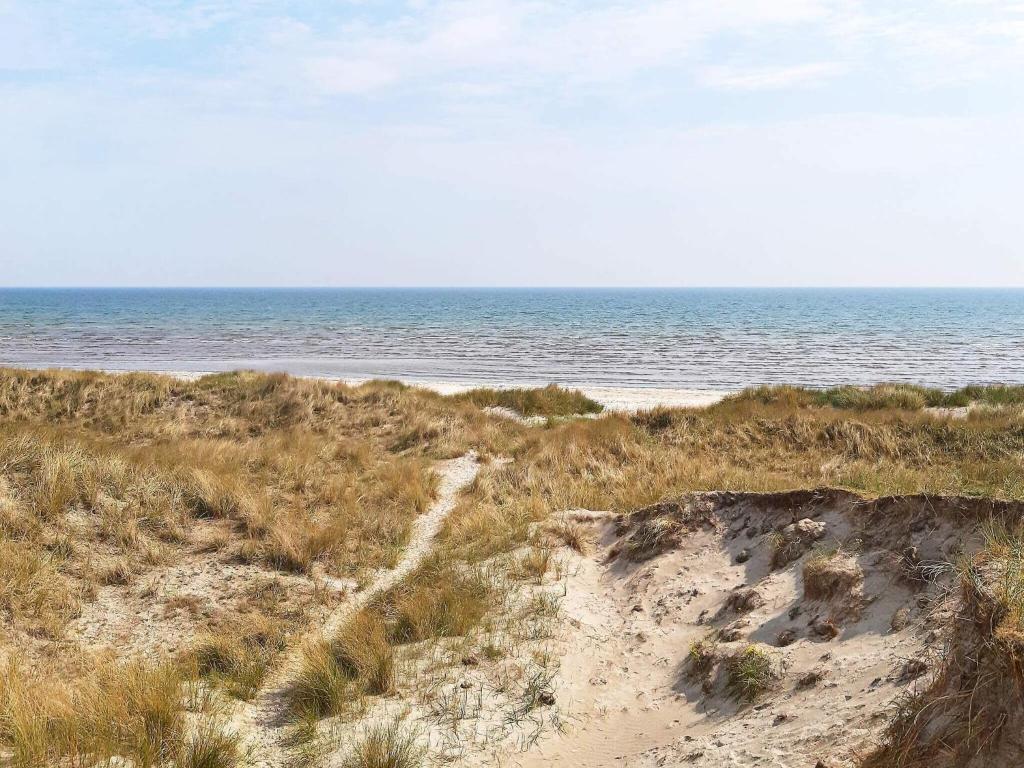 Fotografie z fotogalerie ubytování Three-Bedroom Holiday home in Ålbæk 48 v destinaci Ålbæk