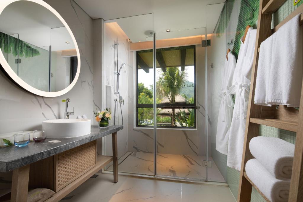 Holiday Inn Resort Qionghai Guantang, an IHG Hotel - Camera Standard