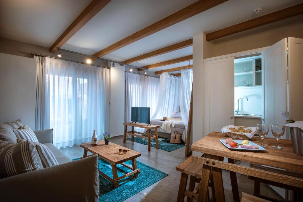 Omiros Boutique Hotel (Adults Only) - 17