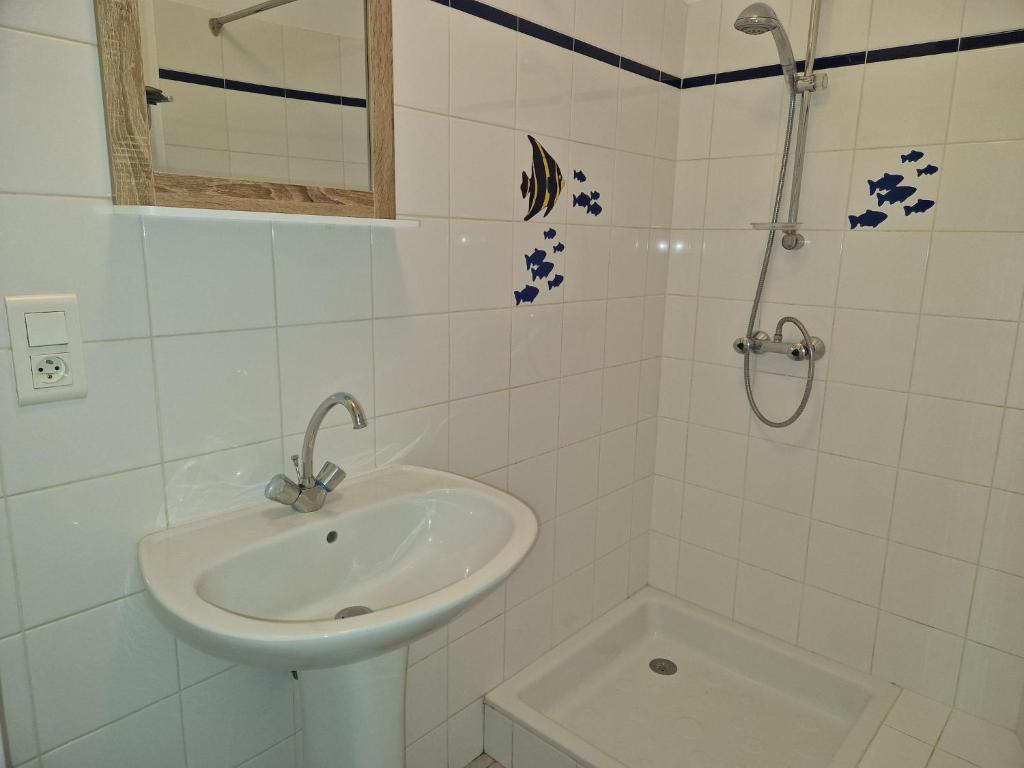 Fotografia z galérie ubytovania Lovely apartment in a prime location with direct access to the beach Mesquer v destinácii Mesquer