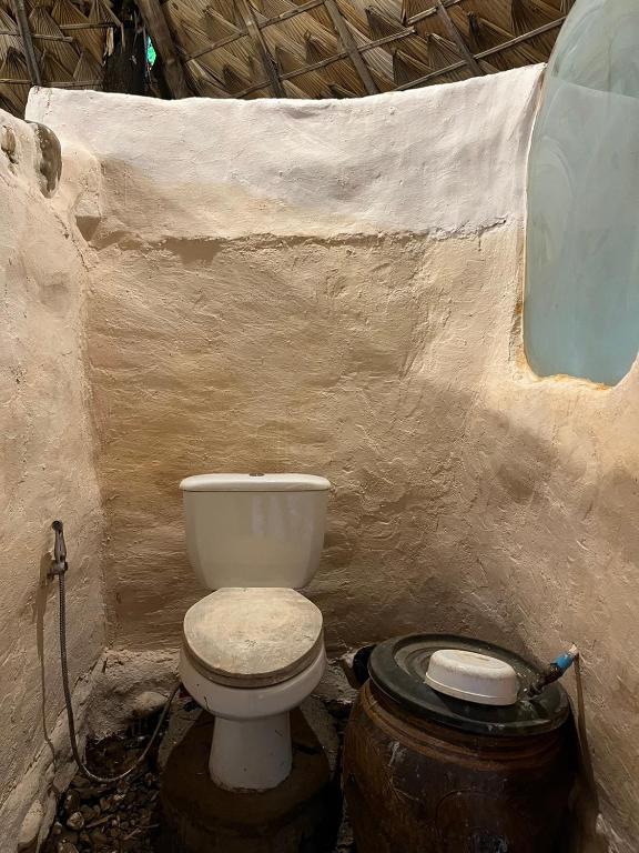 Koupelna v ubytování Doendin Mudbrick hostel