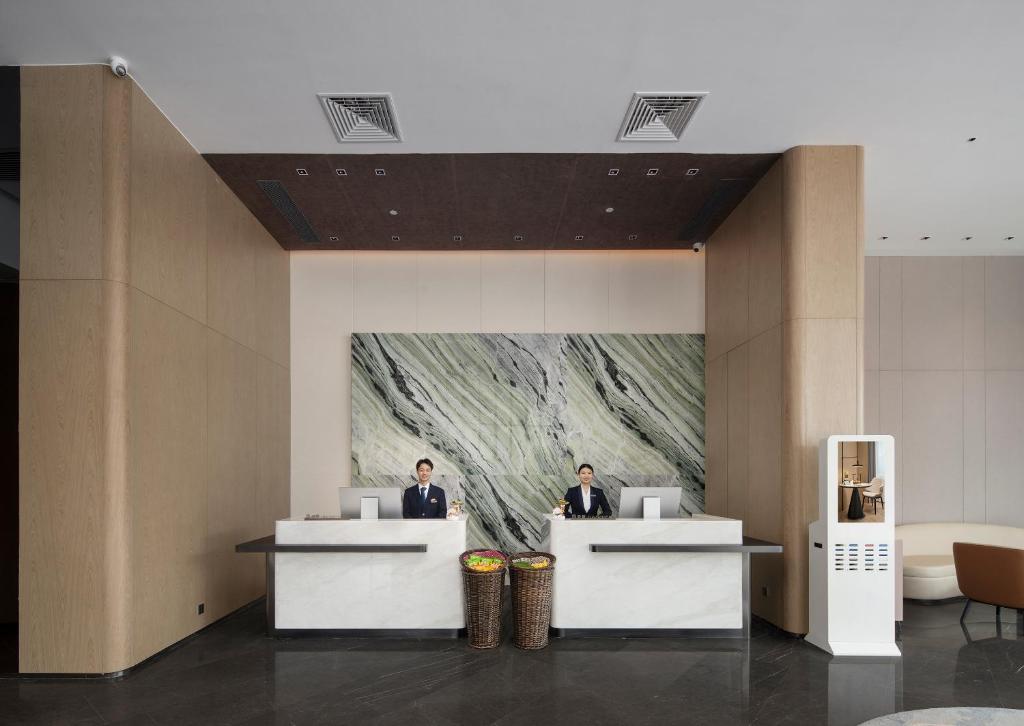 Hosté ubytování Mehood Lestie International Hotel Panyu Wanbo Yuangang Metro Station Branch - Free Shuttle Bus to Canton Fair Complex During Canton Fair Period & Free afternoon tea & Free midnight snack & Free VPN Internet Access