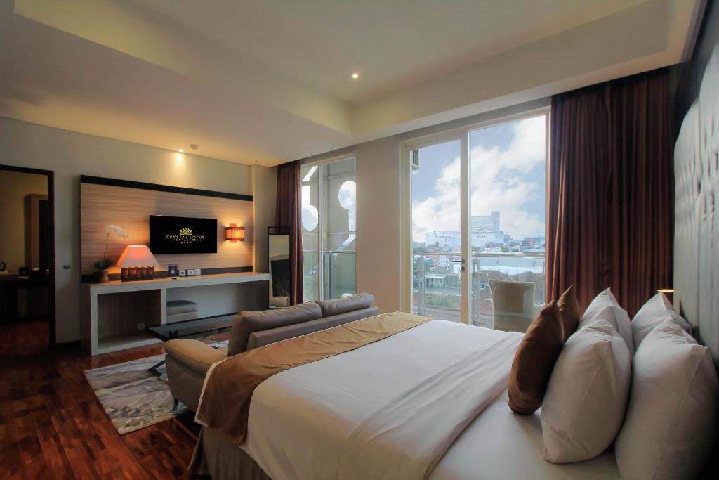 Crystal Lotus Hotel Yogyakarta - 行政套房